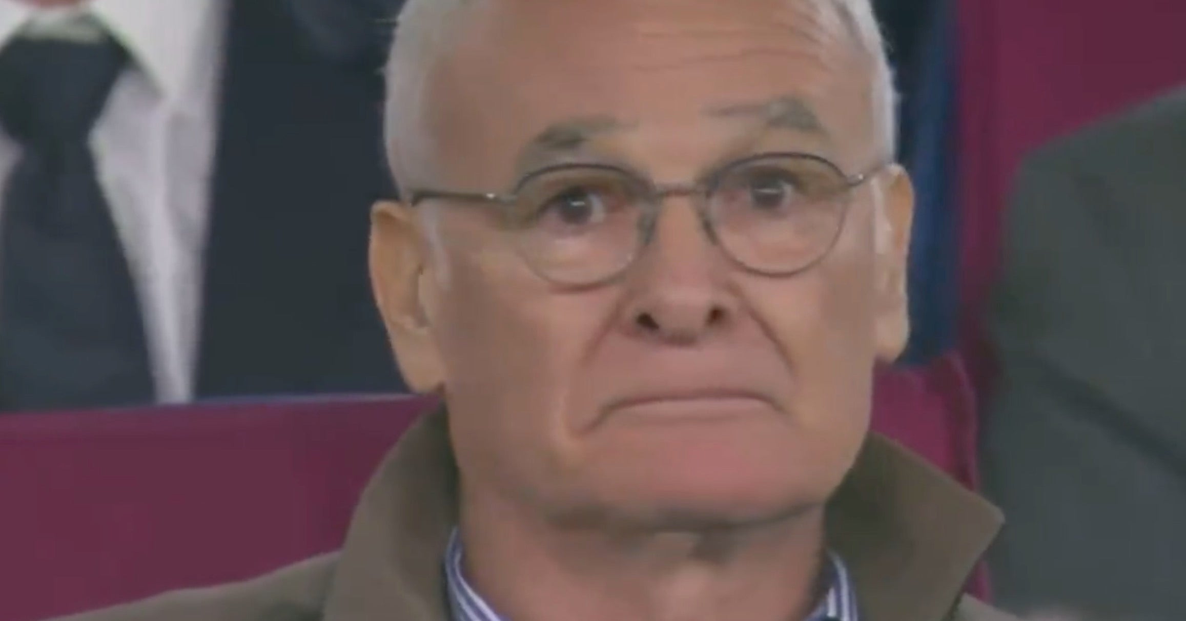 L’émouvant hommage des supporters de la Roma et de Leicester à Claudio Ranieri, assis parmi eux en tribunes
